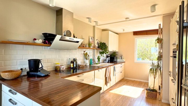 Freistehendes saniertes Familienparadies, mit Bauplatz in toller Lage von Riegelsberg