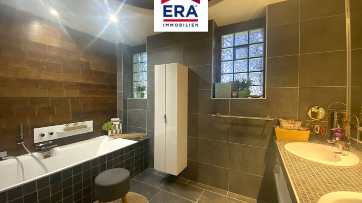 KEINE VERMITTLUNGSGEBÜHREN ! EINFAMILIENHAUS MIT POOL, RUHIGE LAGE, IN FORBACH/FR, NÄHE SB