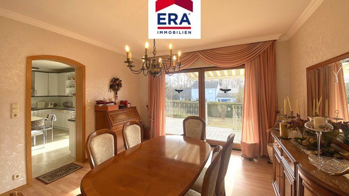 KEINE VERMITTLUNGSGEBÜHREN ! EINFAMILIENHAUS, FREISTEHEND,RUHIGE LAGE IN SCHOENECK/FR, NÄHE SB