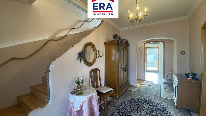 KEINE VERMITTLUNGSGEBÜHREN ! EINFAMILIENHAUS, FREISTEHEND,RUHIGE LAGE IN SCHOENECK/FR, NÄHE SB