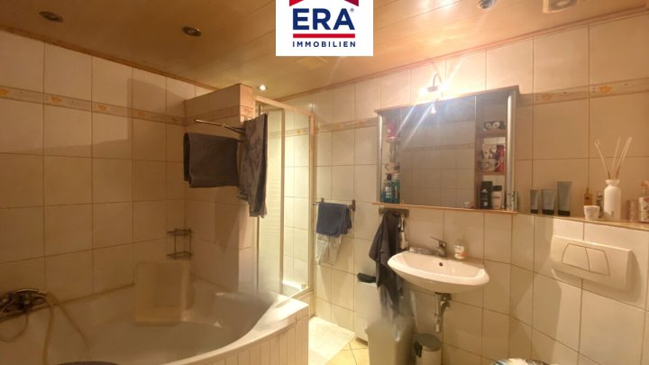 GASTRONOMIE UND WOHNEN MIT PANORAMABLICK IN BERUS.