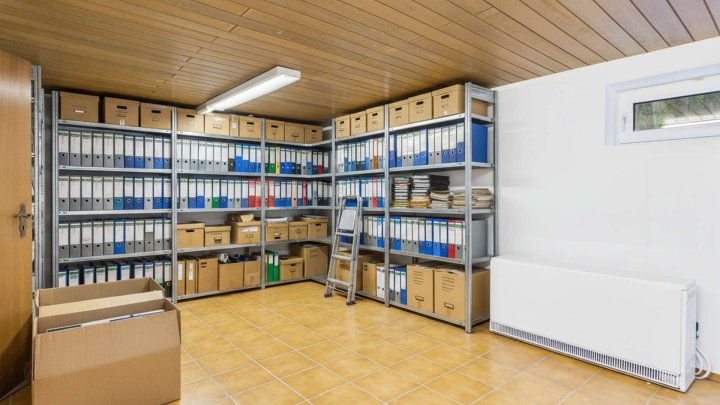 Büroräume mit Lagerfläche, Stellplatz und Garage in St. Ingbert-Mitte (Roter Flur)