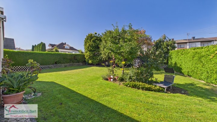 GRENZE LUXEMBURG: 4 GARAGEN/2 WOHNEINHEITEN/ PV ANLAGE/TOP WOHNLAGE IN ORSCHOLZ