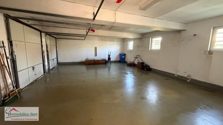 GRENZE LUXEMBURG: 4 GARAGEN/2 WOHNEINHEITEN/ PV ANLAGE/TOP WOHNLAGE IN ORSCHOLZ