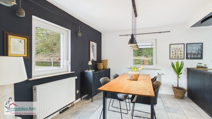 MERZIG: CHARMANTES WOHNHAUS IN WALDRANDLAGE / GARAGE/ TERRASSE / WALDZUGANG