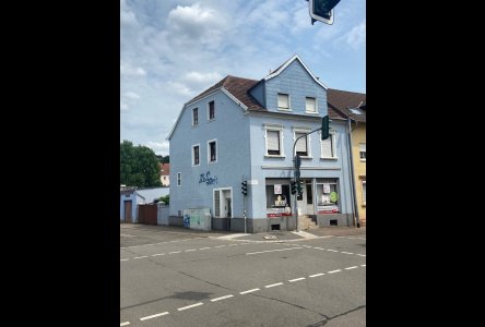 Straßenfront