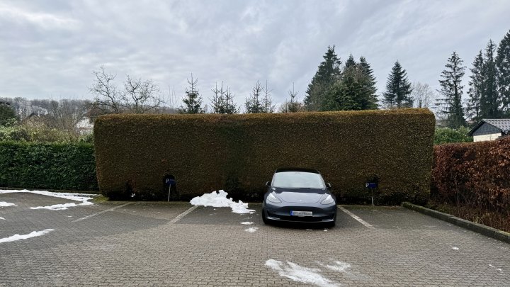 Attraktive und großzügige Gewerbeeinheit mit mehreren Parkplätzen in zentraler Lage von St.Wendel-OT