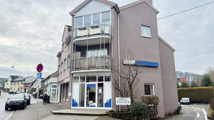 Attraktive und großzügige Gewerbeeinheit mit mehreren Parkplätzen in zentraler Lage von St.Wendel-OT