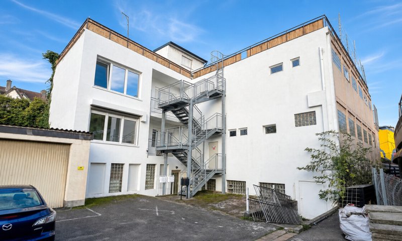 Investieren in Top-Lage: Wohn- und Gewerbeimmobilie in Dillingen