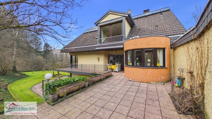 GRENZNÄHE LUXEMBURG: LUXURIÖSES ARCHITEKTENHAUS IN TOP WOHNLAGE