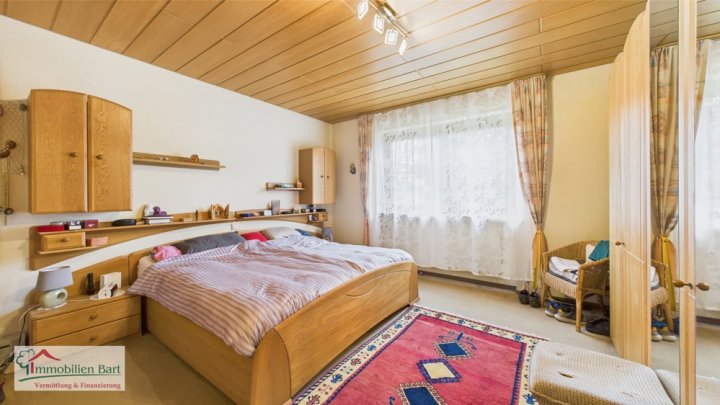 PROVISIONSFREI! GEPFLEGTES WOHNHAUS MIT TOLLEM GARTEN!