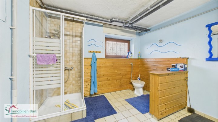 PROVISIONSFREI! GEPFLEGTES WOHNHAUS MIT TOLLEM GARTEN!