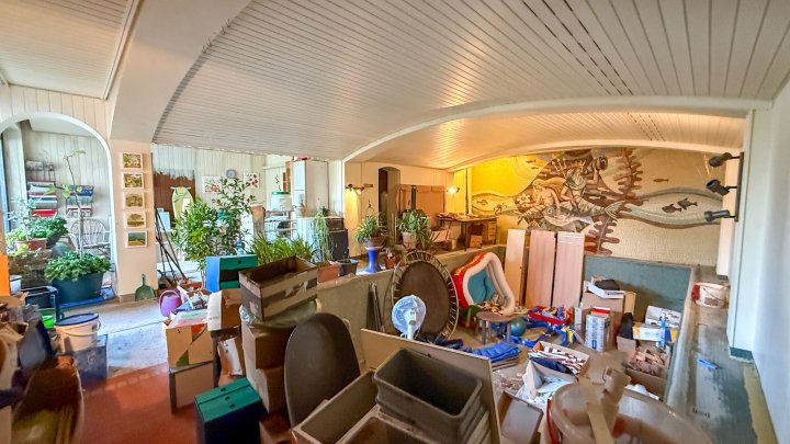GROßZÜGIG - Einfamilienhaus mit Einliegerwohnung, Indoorpool und großzügigem Garten