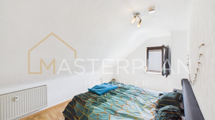 3 ZKB Dachgeschosswohnung mit Einbauküche