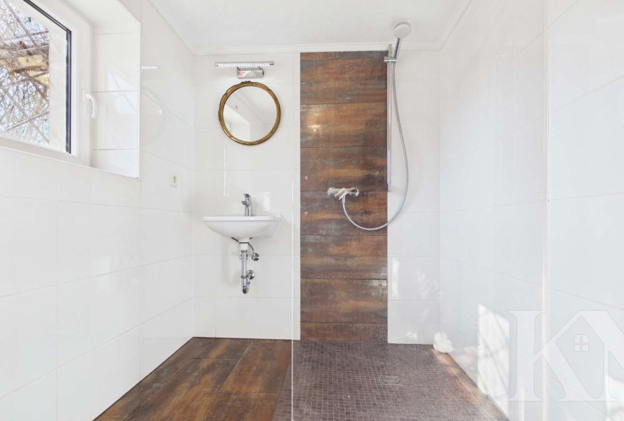 Badezimmer EG (KG)