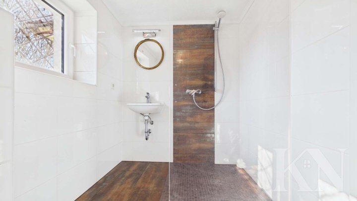 Großzügige Doppelhaushälfte mit ca. 166 m² Wohnfläche und vielseitigem Nutzungspotenzial