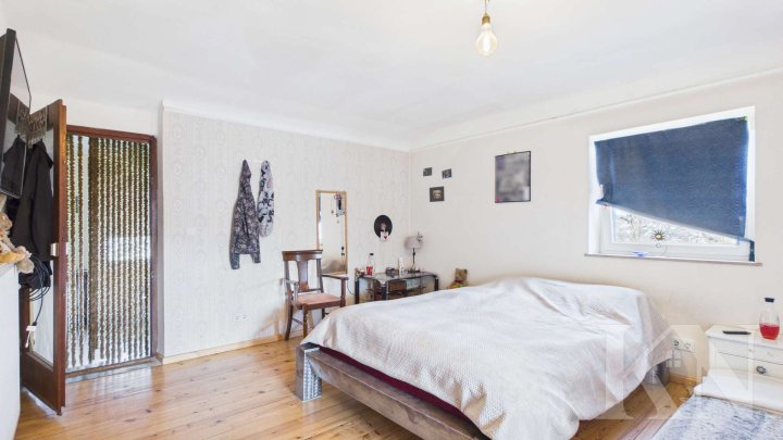 Großzügige Doppelhaushälfte mit ca. 166 m² Wohnfläche und vielseitigem Nutzungspotenzial