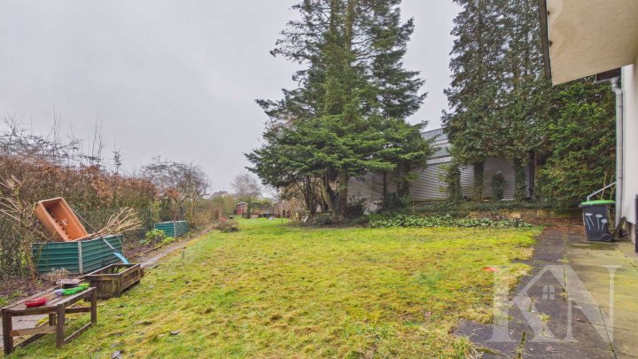 Freistehendes Einfamilienhaus in ruhiger Feldrandlage von Püttlingen – Platz für die ganze Familie