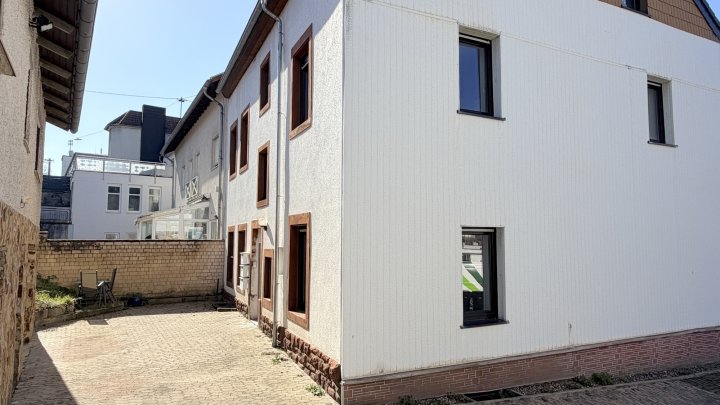 Teilsanierte Kapitalanlage zwei für eins im Herzen von Klarenthal