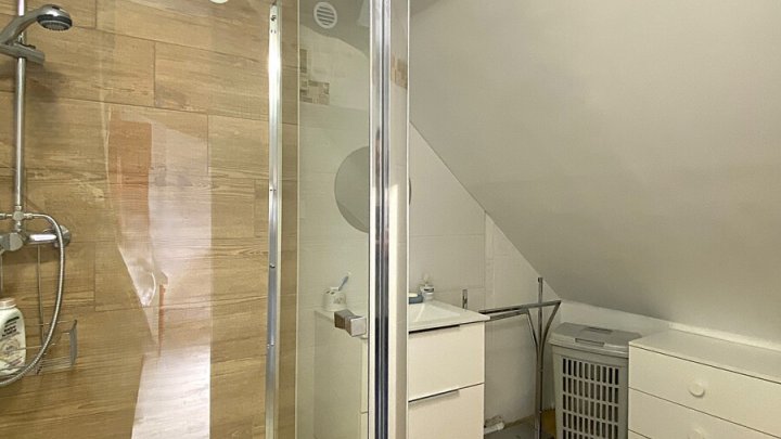 OHNE VERMITTLUNGSGEBÜHREN - EINFAMILIENHAUS, DOPPELHAUSHÄLFTE, RUHIGE LAGE IN PETITE-ROSSELLE/FR