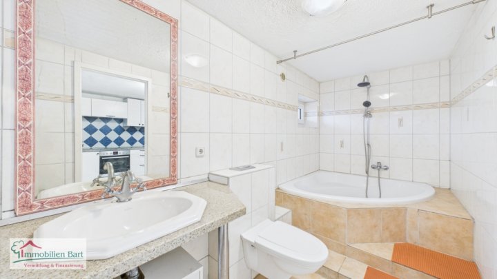 180 M² WOHNFLÄCHE + WEITERE ZIMMER IM UG! WOHNHAUS MIT GARTEN + GARAGE