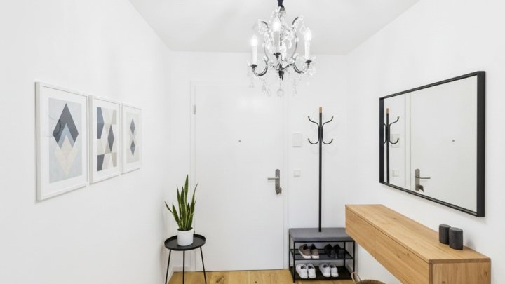 2 Zimmer mit Fußbodenheizung, Stellplatz mit Wallbox, 2 Zimmer mit neuer Einbauküche. Energiewert A+